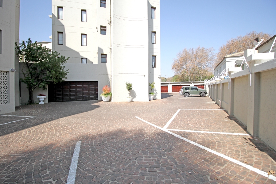 2 Bedroom Property for Sale in Dunkeld West Gauteng