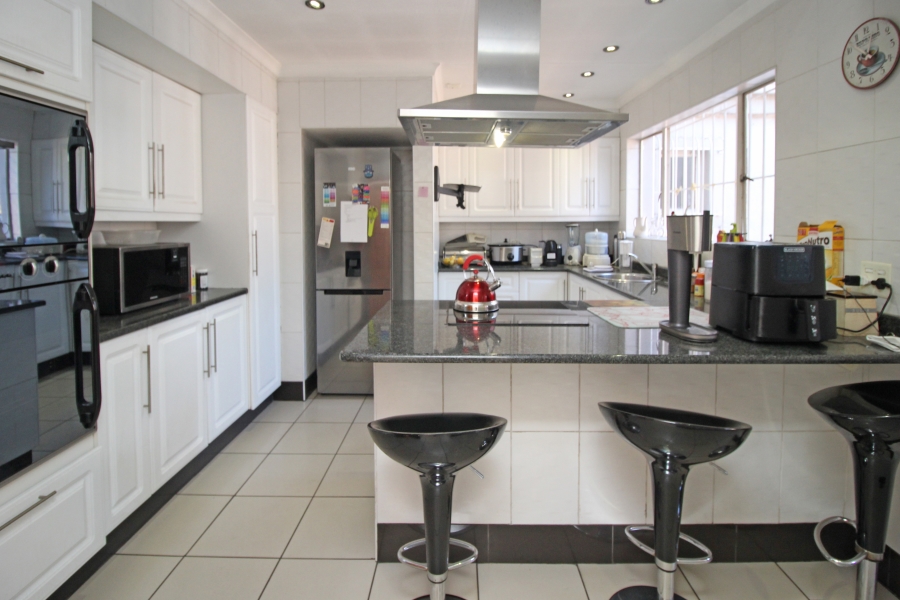 4 Bedroom Property for Sale in Bramley Gauteng