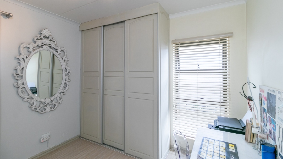 2 Bedroom Property for Sale in Barbeque Downs Gauteng