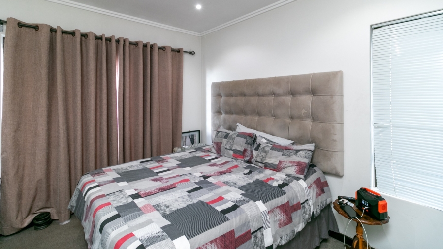 2 Bedroom Property for Sale in Barbeque Downs Gauteng