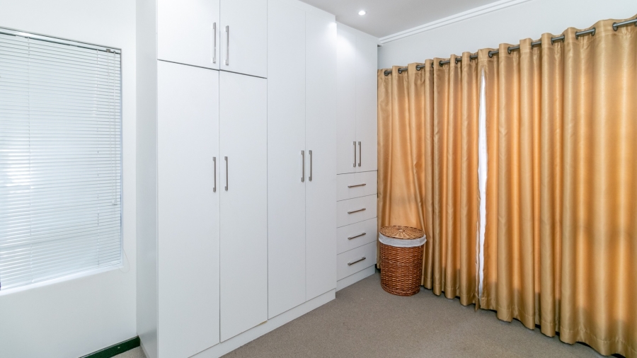 2 Bedroom Property for Sale in Barbeque Downs Gauteng