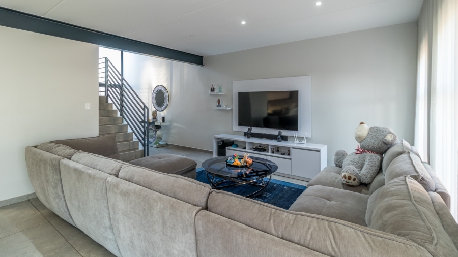 3 Bedroom Property for Sale in Crowthorne AH Gauteng