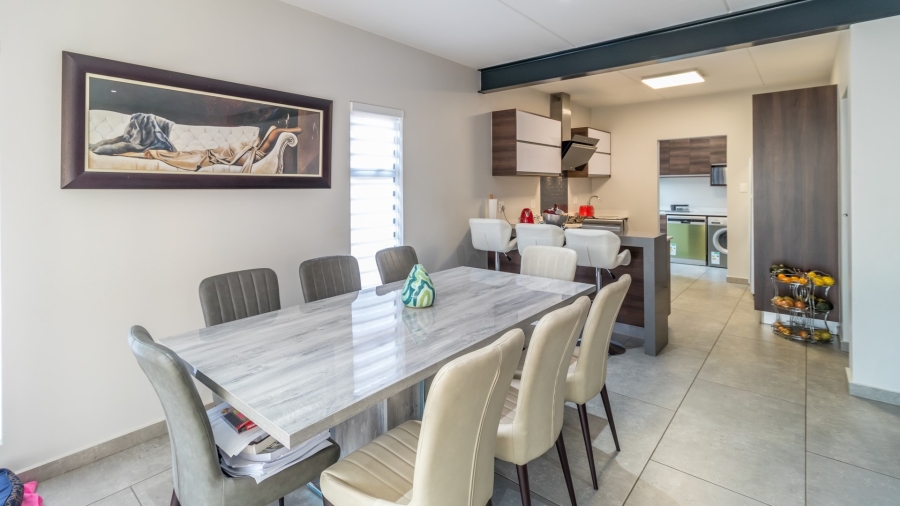 3 Bedroom Property for Sale in Crowthorne AH Gauteng