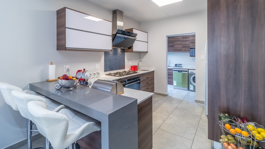 3 Bedroom Property for Sale in Crowthorne AH Gauteng