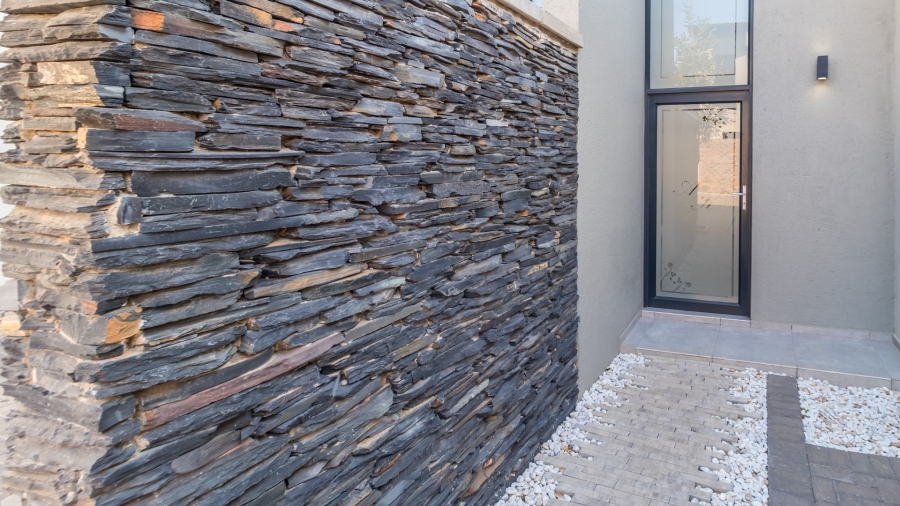 3 Bedroom Property for Sale in Crowthorne AH Gauteng