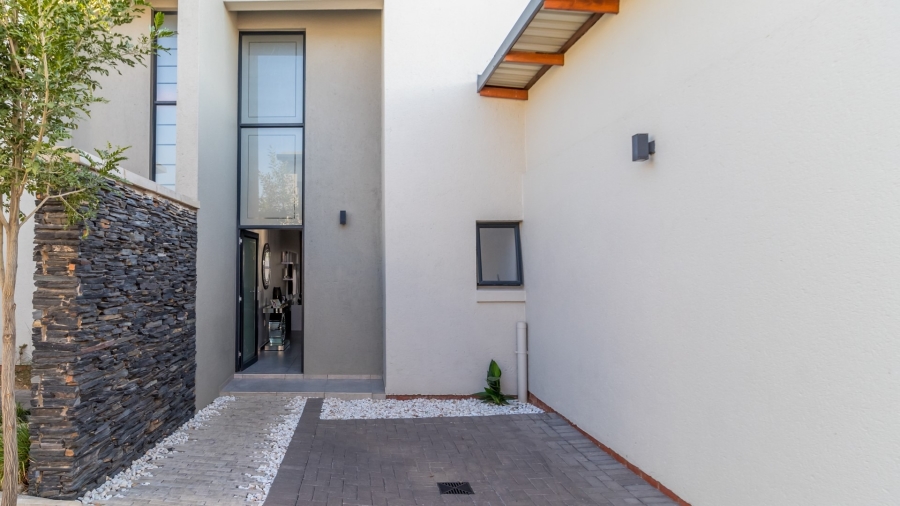3 Bedroom Property for Sale in Crowthorne AH Gauteng