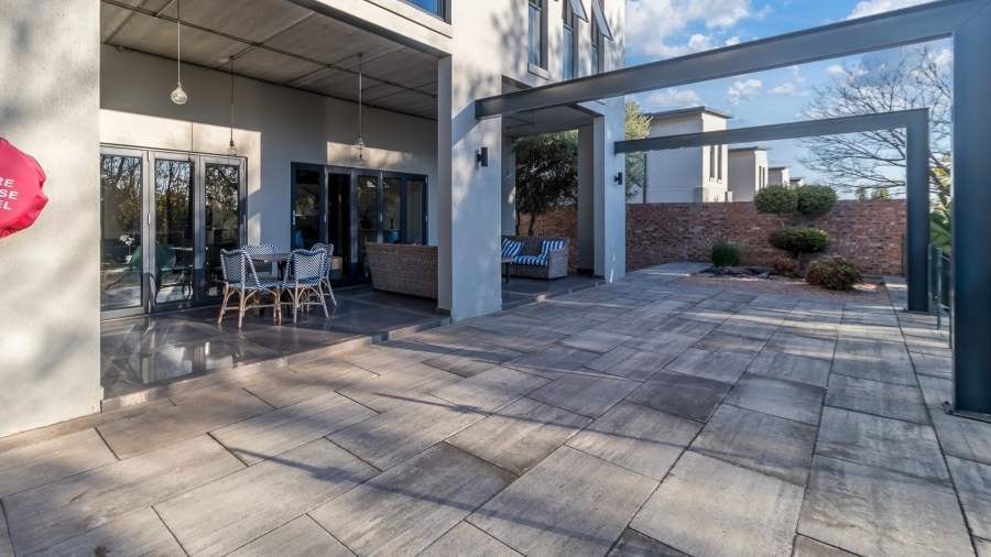 3 Bedroom Property for Sale in Crowthorne AH Gauteng