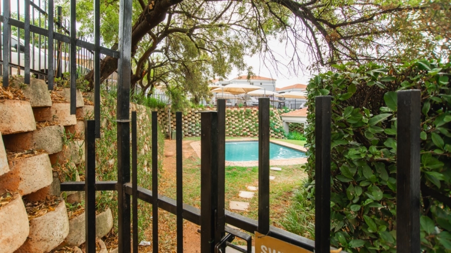 To Let 2 Bedroom Property for Rent in Northcliff Gauteng