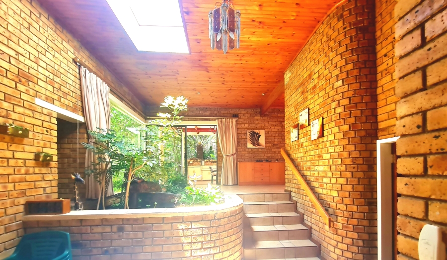 5 Bedroom Property for Sale in Boskruin Gauteng