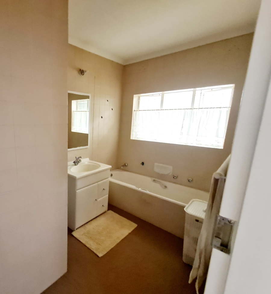 5 Bedroom Property for Sale in Boskruin Gauteng