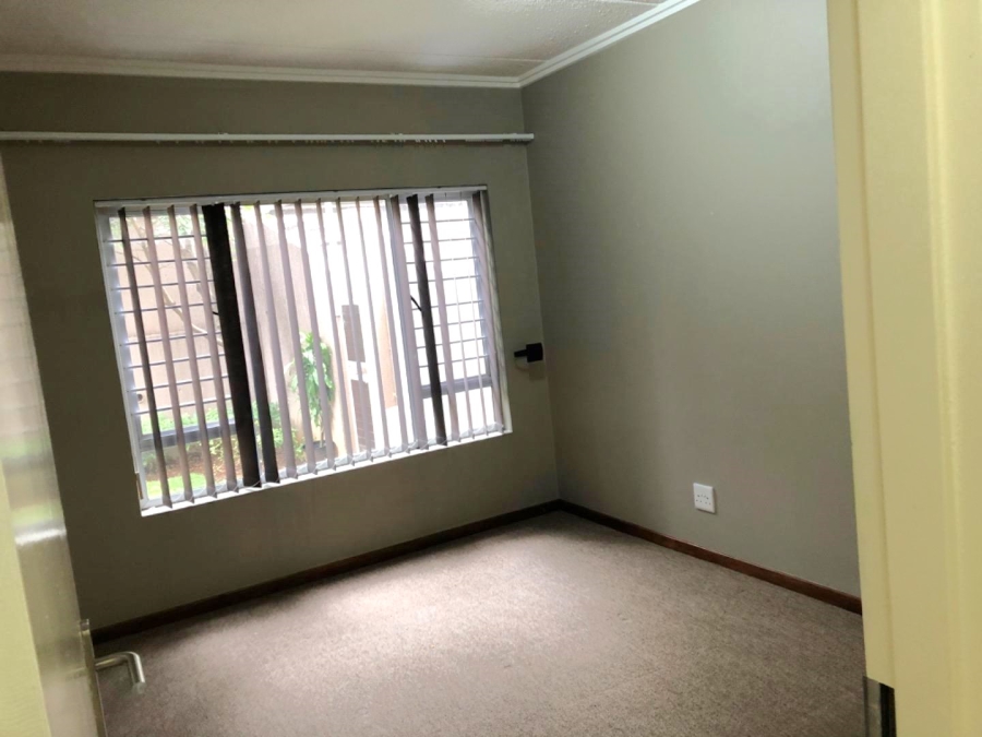 To Let 1 Bedroom Property for Rent in Bryanston Gauteng