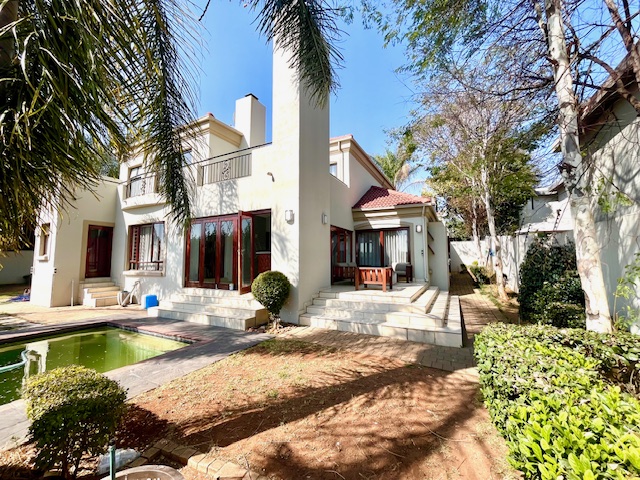 4 Bedroom Property for Sale in Sunset Acres Gauteng