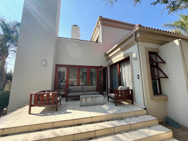 4 Bedroom Property for Sale in Sunset Acres Gauteng