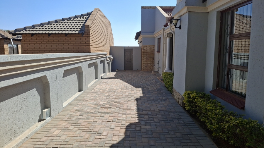 3 Bedroom Property for Sale in Soshanguve BB Gauteng