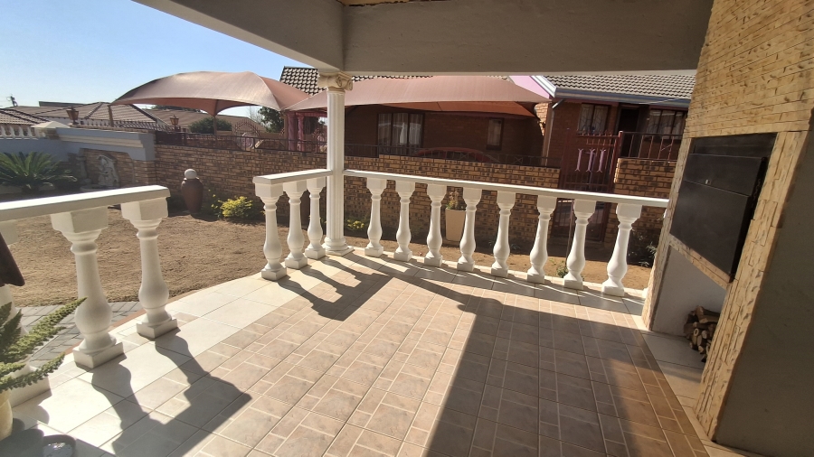 3 Bedroom Property for Sale in Soshanguve BB Gauteng