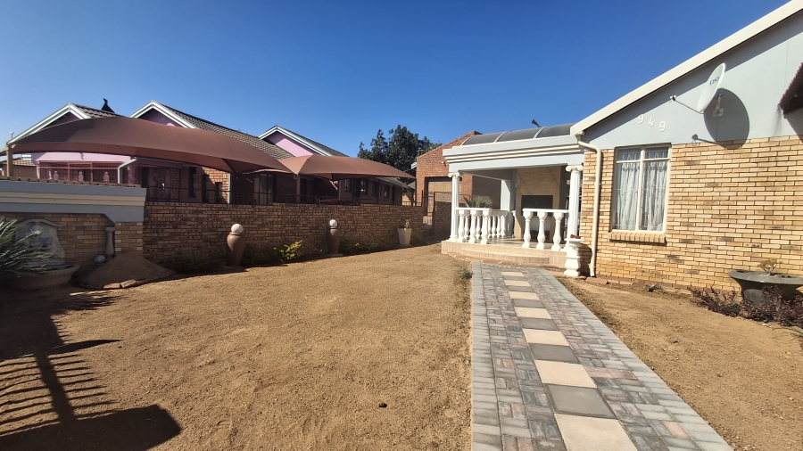 3 Bedroom Property for Sale in Soshanguve BB Gauteng