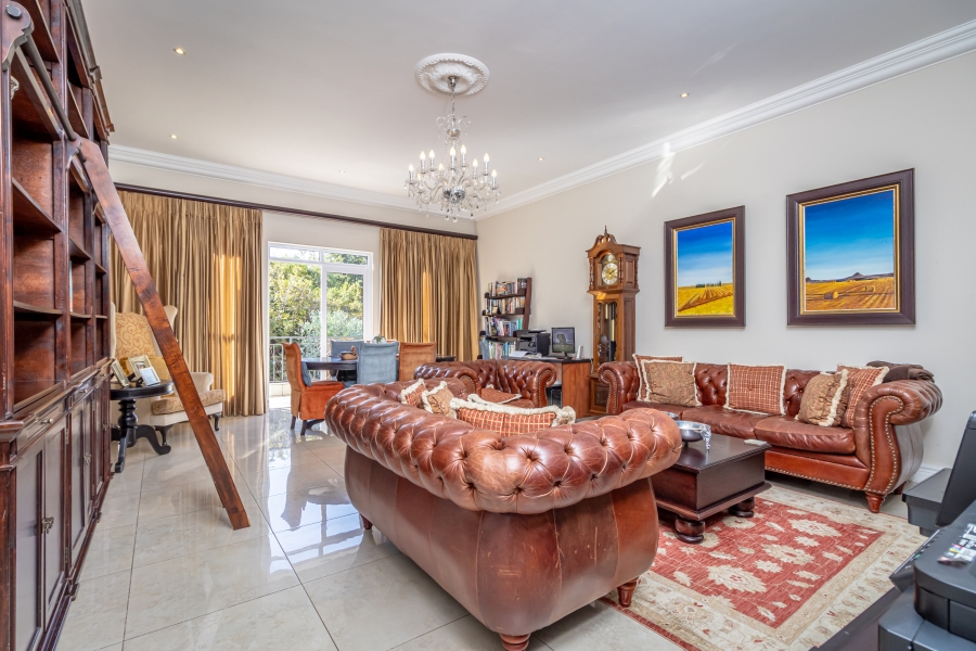 4 Bedroom Property for Sale in Featherbrooke Estate Gauteng