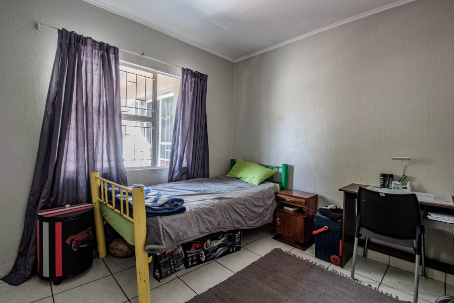 4 Bedroom Property for Sale in Die Hoewes Gauteng