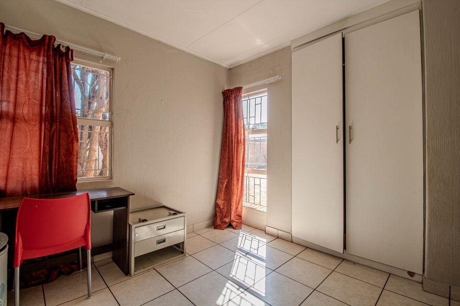 4 Bedroom Property for Sale in Die Hoewes Gauteng