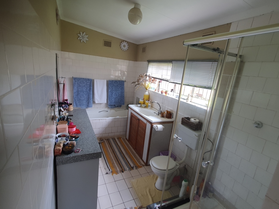 4 Bedroom Property for Sale in Geduld Gauteng