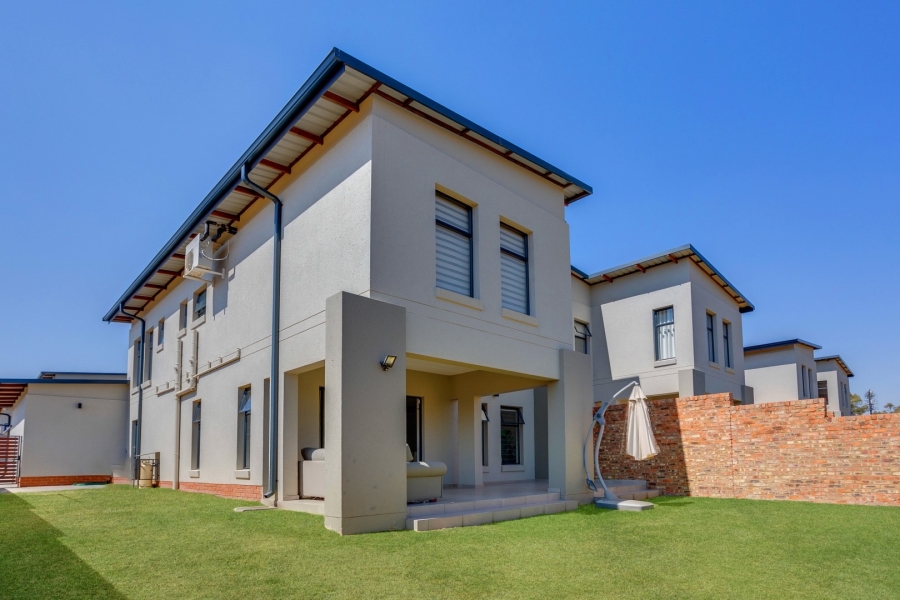 3 Bedroom Property for Sale in Crowthorne AH Gauteng