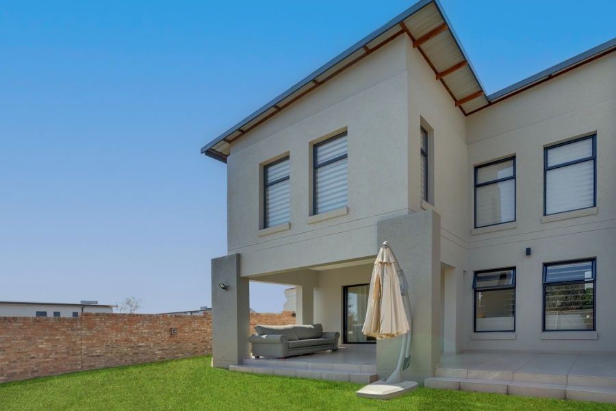 3 Bedroom Property for Sale in Crowthorne AH Gauteng