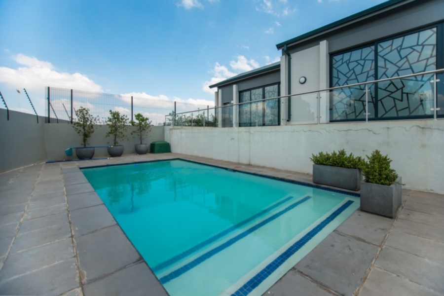 To Let 2 Bedroom Property for Rent in Carlswald Gauteng