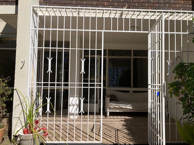 To Let 1 Bedroom Property for Rent in Johannesburg North Gauteng