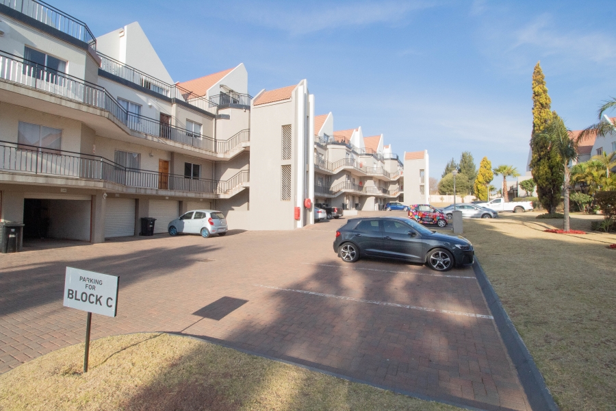 2 Bedroom Property for Sale in Halfway Gardens Gauteng