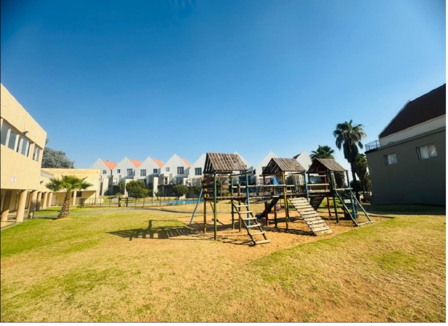 2 Bedroom Property for Sale in Halfway Gardens Gauteng