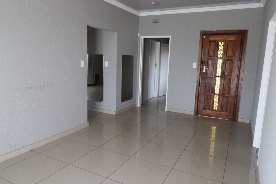 To Let 3 Bedroom Property for Rent in Esther Park Gauteng