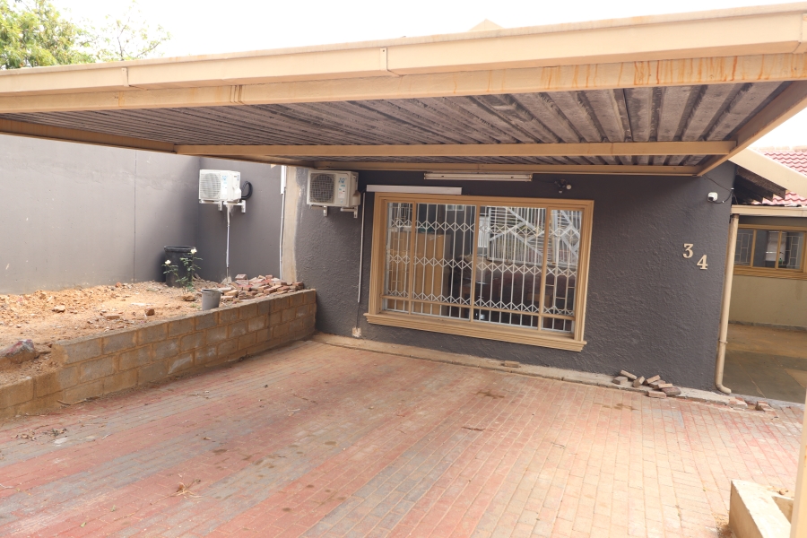 To Let 3 Bedroom Property for Rent in Esther Park Gauteng