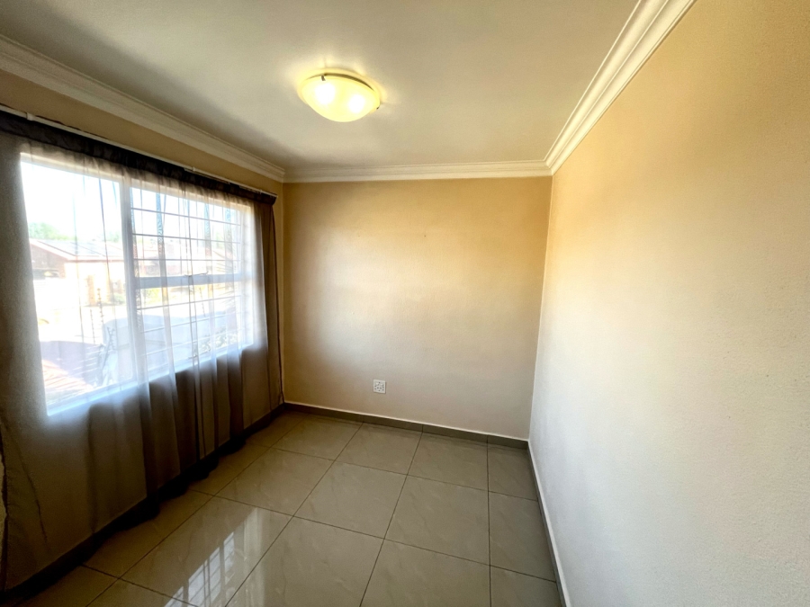 2 Bedroom Property for Sale in Meyersdal Gauteng