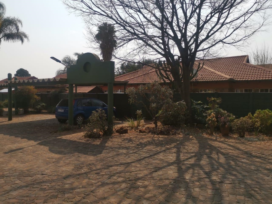 2 Bedroom Property for Sale in Doornpoort Gauteng