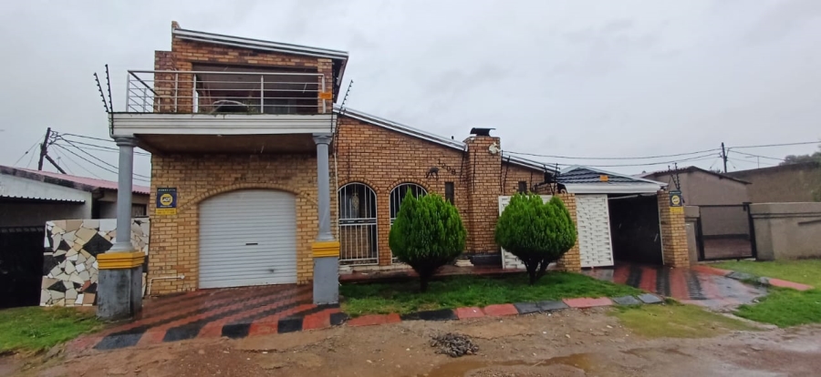 4 Bedroom Property for Sale in Palm Springs Gauteng