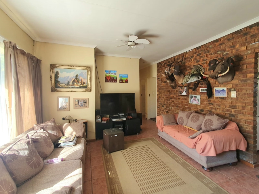 3 Bedroom Property for Sale in Dorandia Gauteng