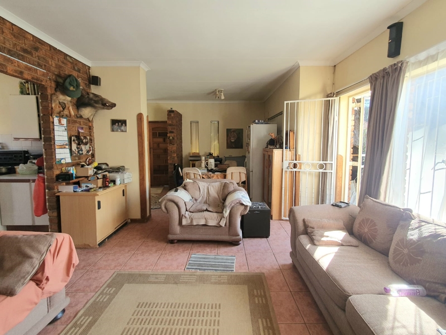 3 Bedroom Property for Sale in Dorandia Gauteng