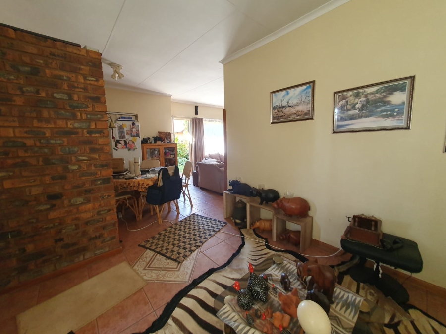 3 Bedroom Property for Sale in Dorandia Gauteng