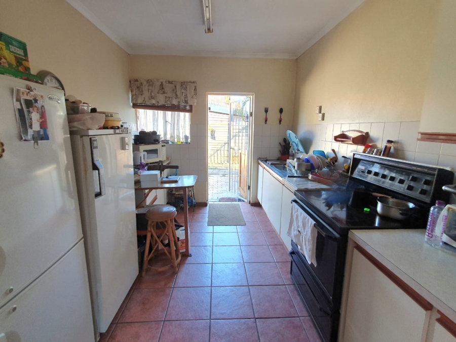 3 Bedroom Property for Sale in Dorandia Gauteng