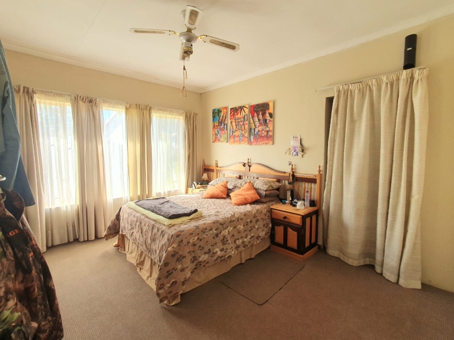 3 Bedroom Property for Sale in Dorandia Gauteng