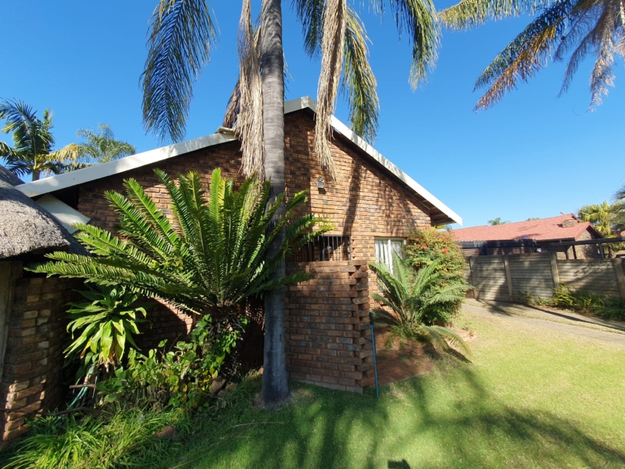 3 Bedroom Property for Sale in Dorandia Gauteng