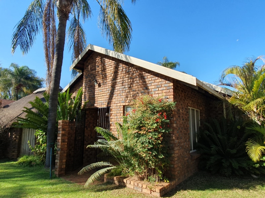 3 Bedroom Property for Sale in Dorandia Gauteng