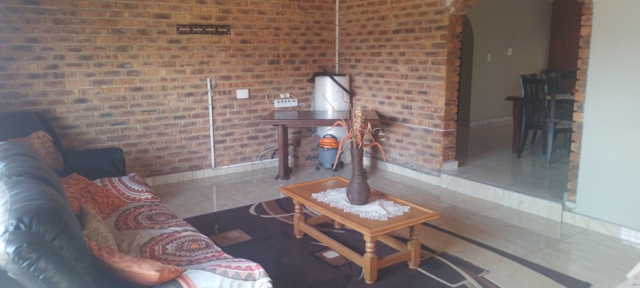 3 Bedroom Property for Sale in Windmill Park Gauteng