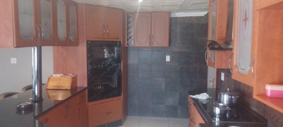 3 Bedroom Property for Sale in Windmill Park Gauteng