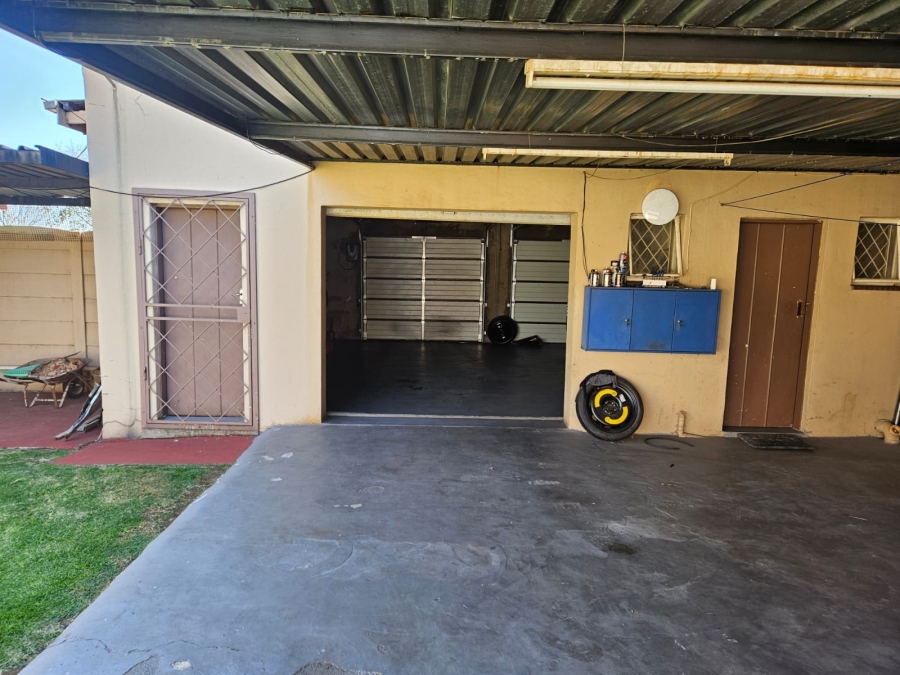 3 Bedroom Property for Sale in Brakpan Central Gauteng