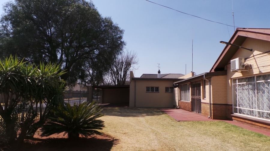 3 Bedroom Property for Sale in Brakpan Central Gauteng