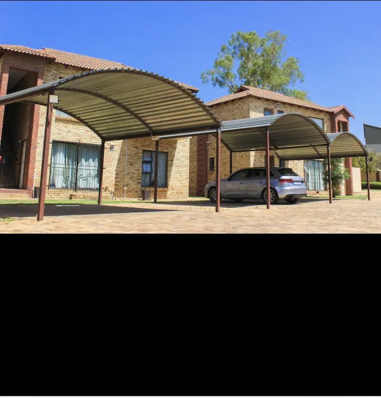 To Let 2 Bedroom Property for Rent in Broadacres Gauteng