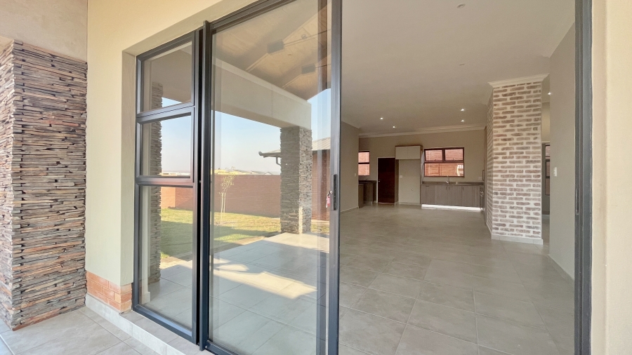 3 Bedroom Property for Sale in Six Fountains Residential Estate Gauteng