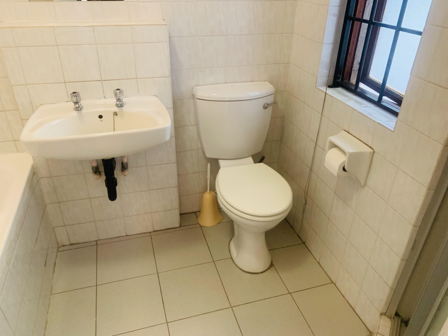 2 Bedroom Property for Sale in Observatory Gauteng