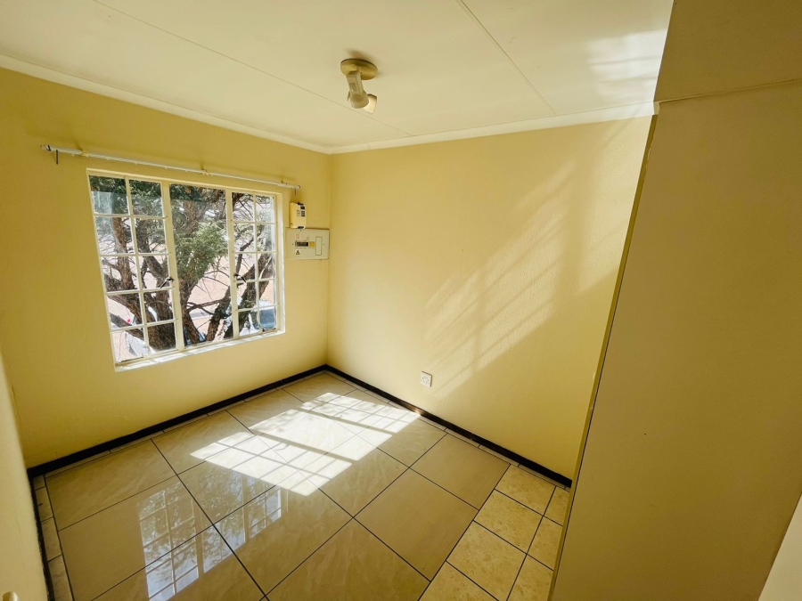 To Let 2 Bedroom Property for Rent in Wilgeheuwel Gauteng